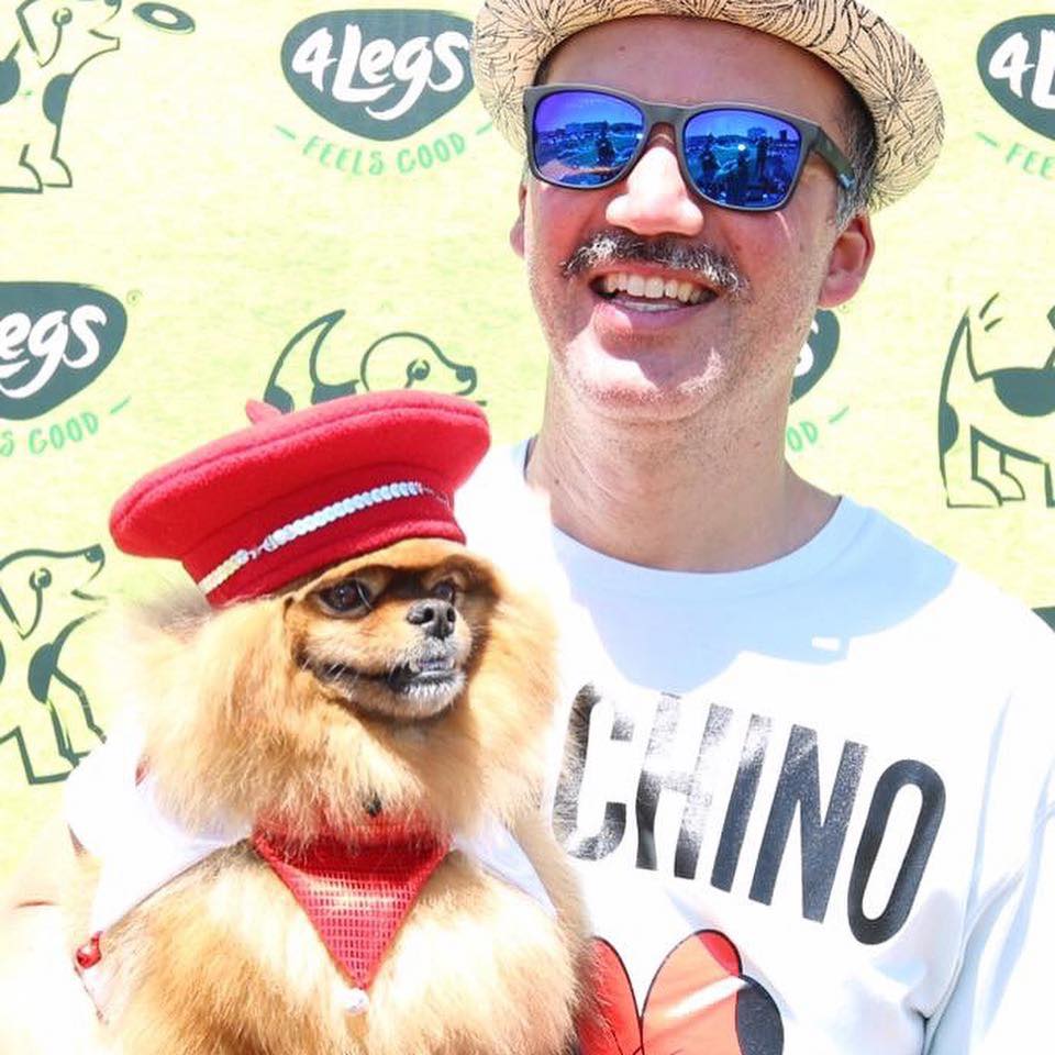 Merry Christmas for the 4Legs "Jingle Balls, Dogs Day Out" festival of dogs and christmas